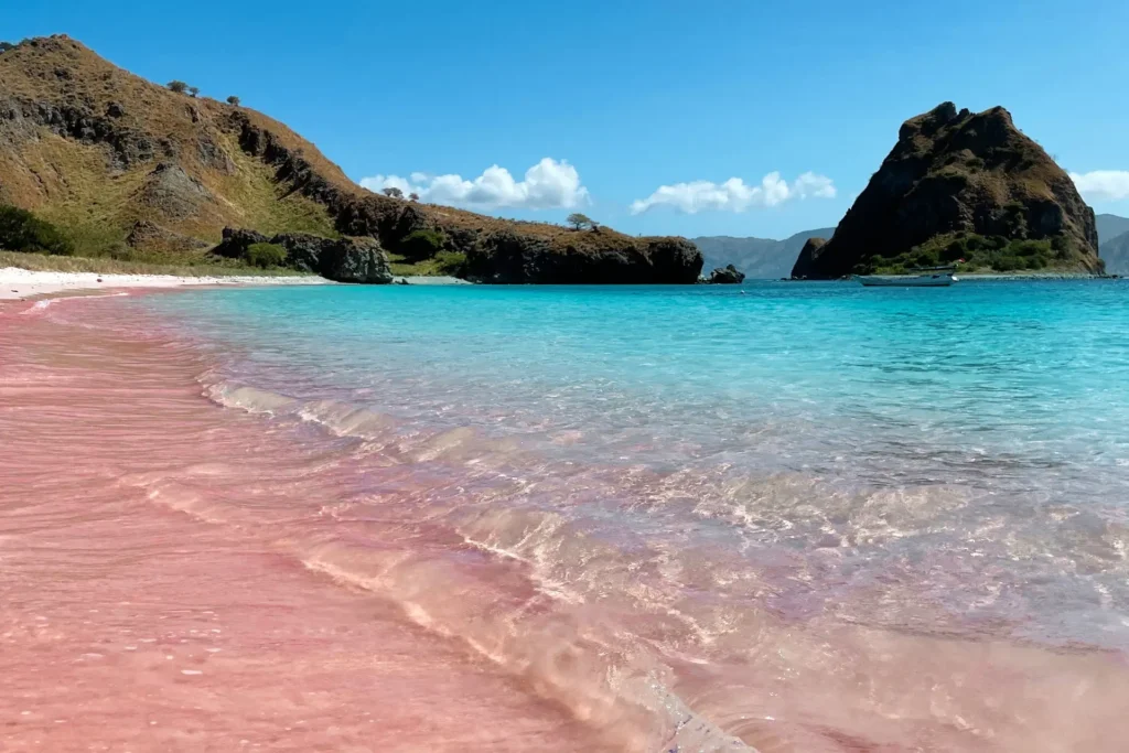 Pantai Terindah di Indonesia